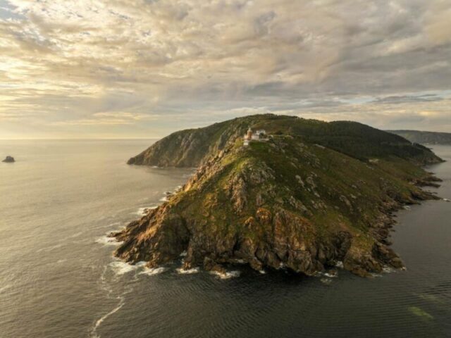 Фистерра, Испания: бескрайний вид на маяк