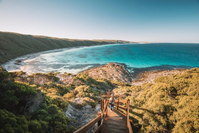 Сумеречный пляж рядом с Эсперансом в Западной Австралии 1087048442 бэкпекеры, походы, чистая вода, побережье, отпуск, смотровая площадка, удачливый залив, наблюдательная точка, океан, рай, автопутешествие, живописные виды, лестницы, сумеречный пляж, отпуск, вид, прогулочная дорожка