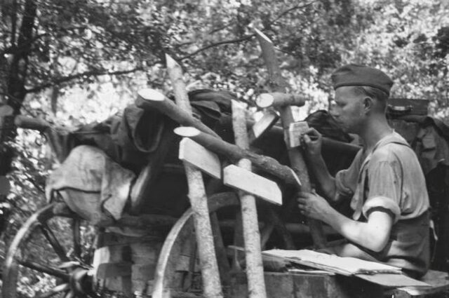 Черно-белые фотографии России 1944 года