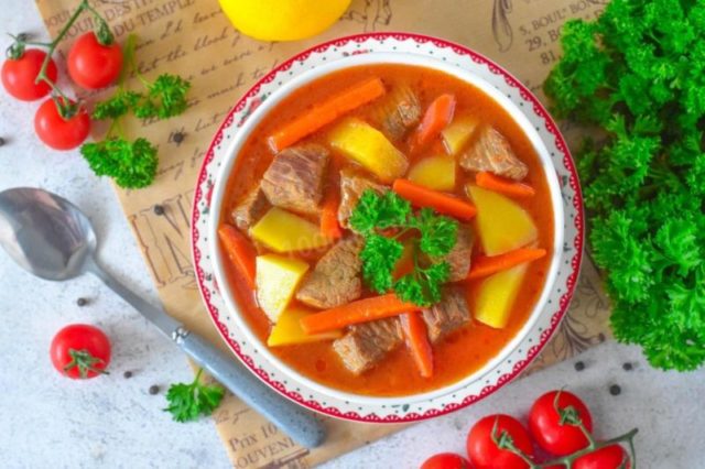 Шурпа из говядины по-узбекски