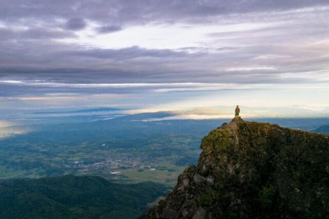Прекрасный национальный парк вулкана Бару на тихом закате. Тип лицензии: медиа. Время загрузки: 2023-08-29T02:50:30.000Z. Пользователь: dermothegarty77. Редакционный: Нет. номер заказа:
